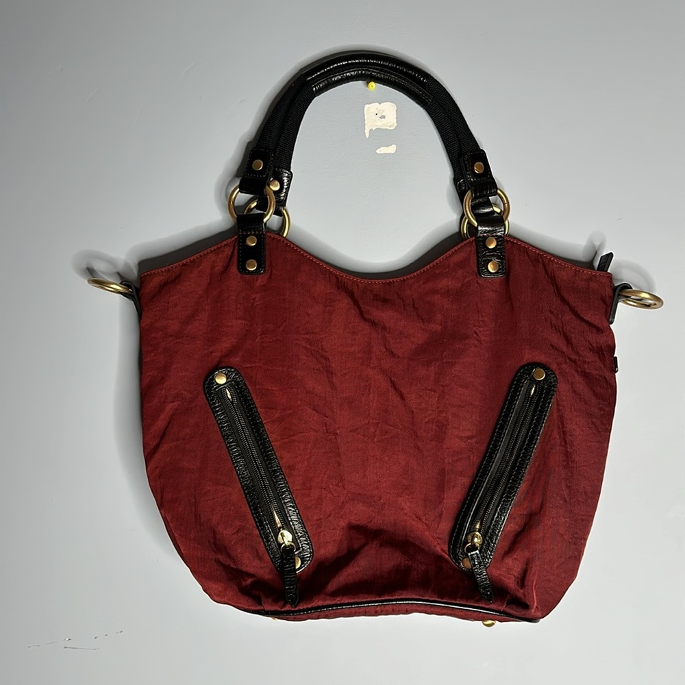 ELLINGTON Nicole Hobo Shoulder Bag Purse Red
Nylon Body Black Leather St…
